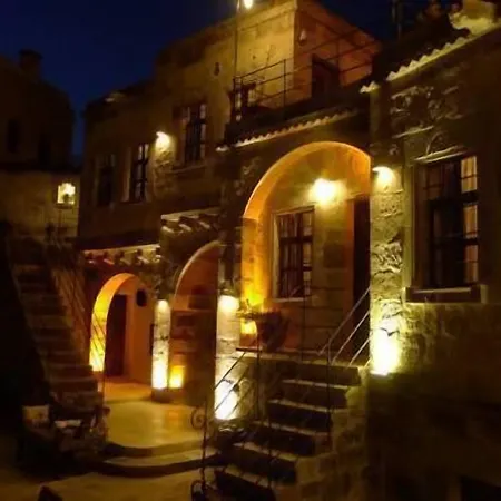 King Cave By Traveller's 3*