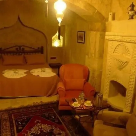 King Cave By Traveller's Hotel