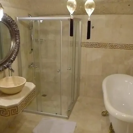 King Cave By Traveller's Göreme